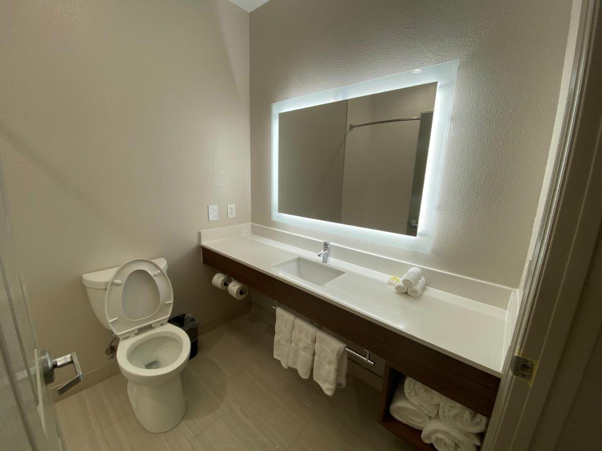 Holiday Inn Express Hotel Galveston West-Seawall By Ihg Bagian luar foto