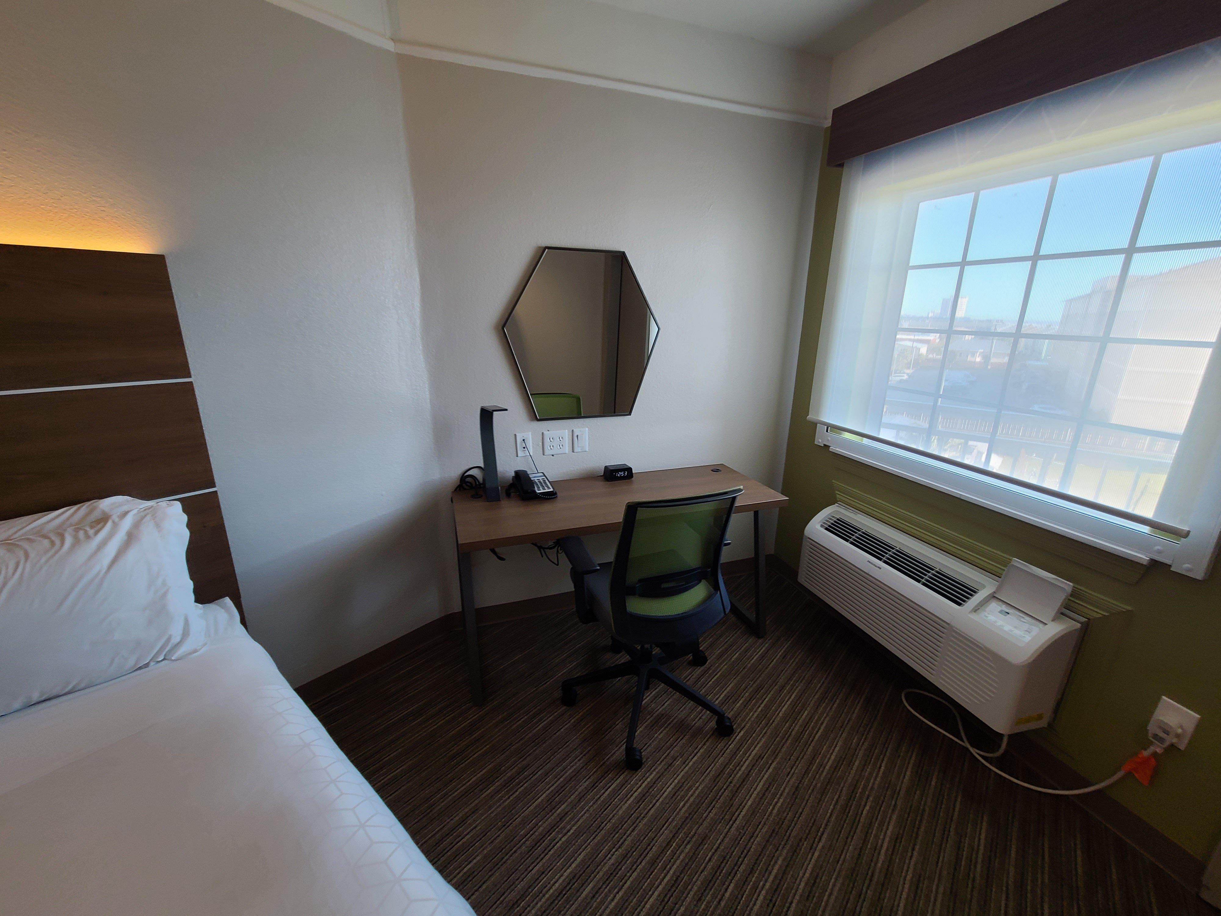 Holiday Inn Express Hotel Galveston West-Seawall By Ihg Bagian luar foto