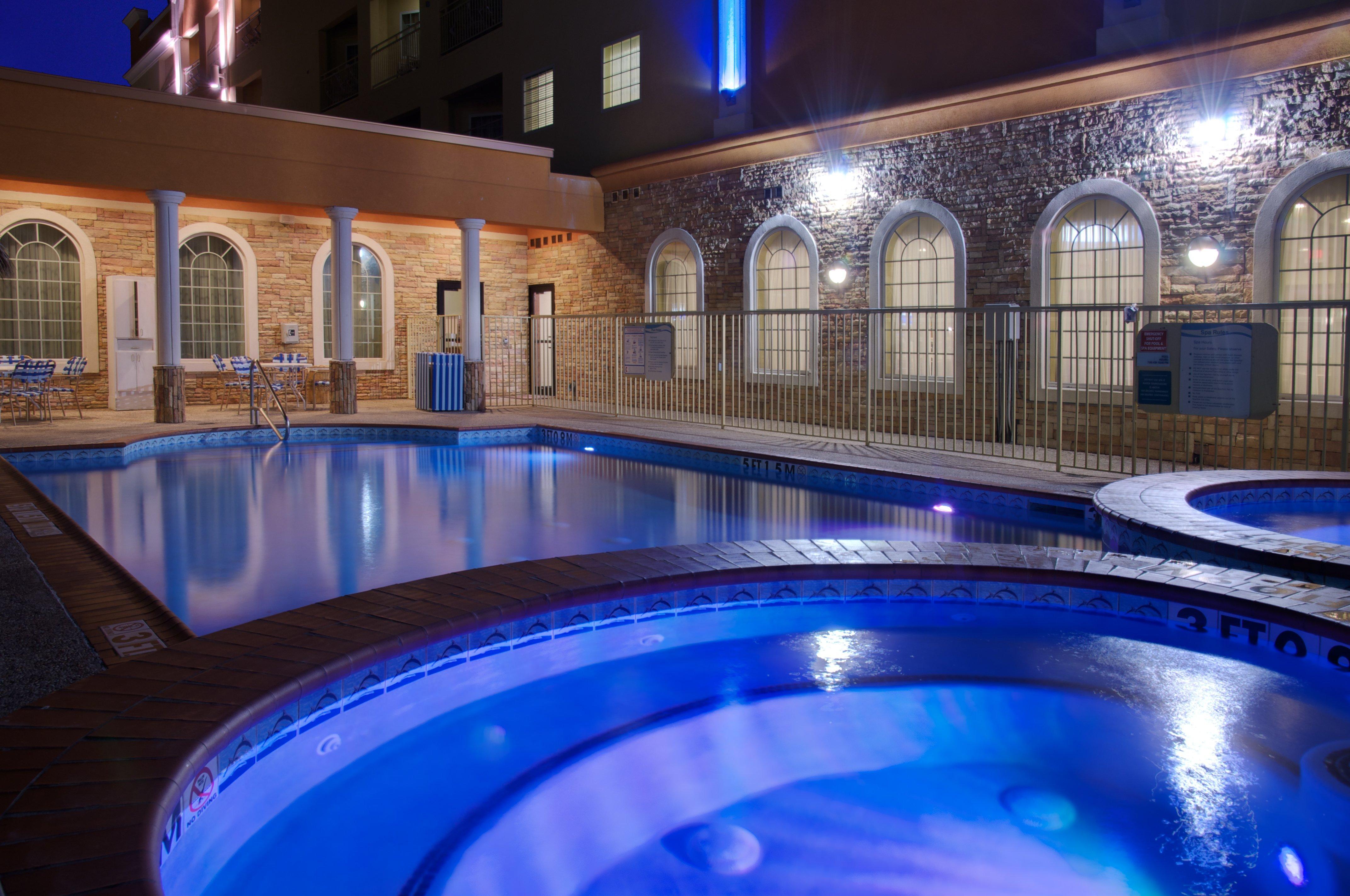 Holiday Inn Express Hotel Galveston West-Seawall By Ihg Bagian luar foto